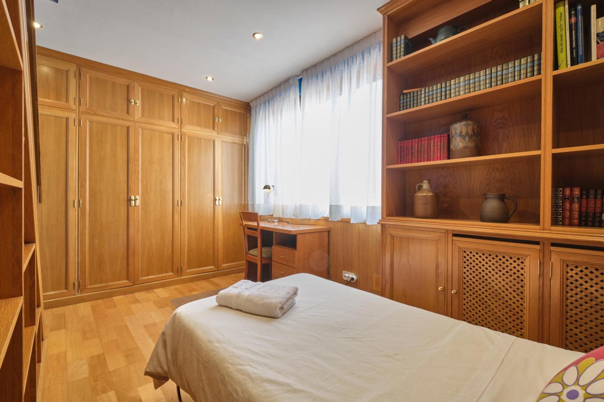 Apartamentos Carlos Madrid Luaran gambar