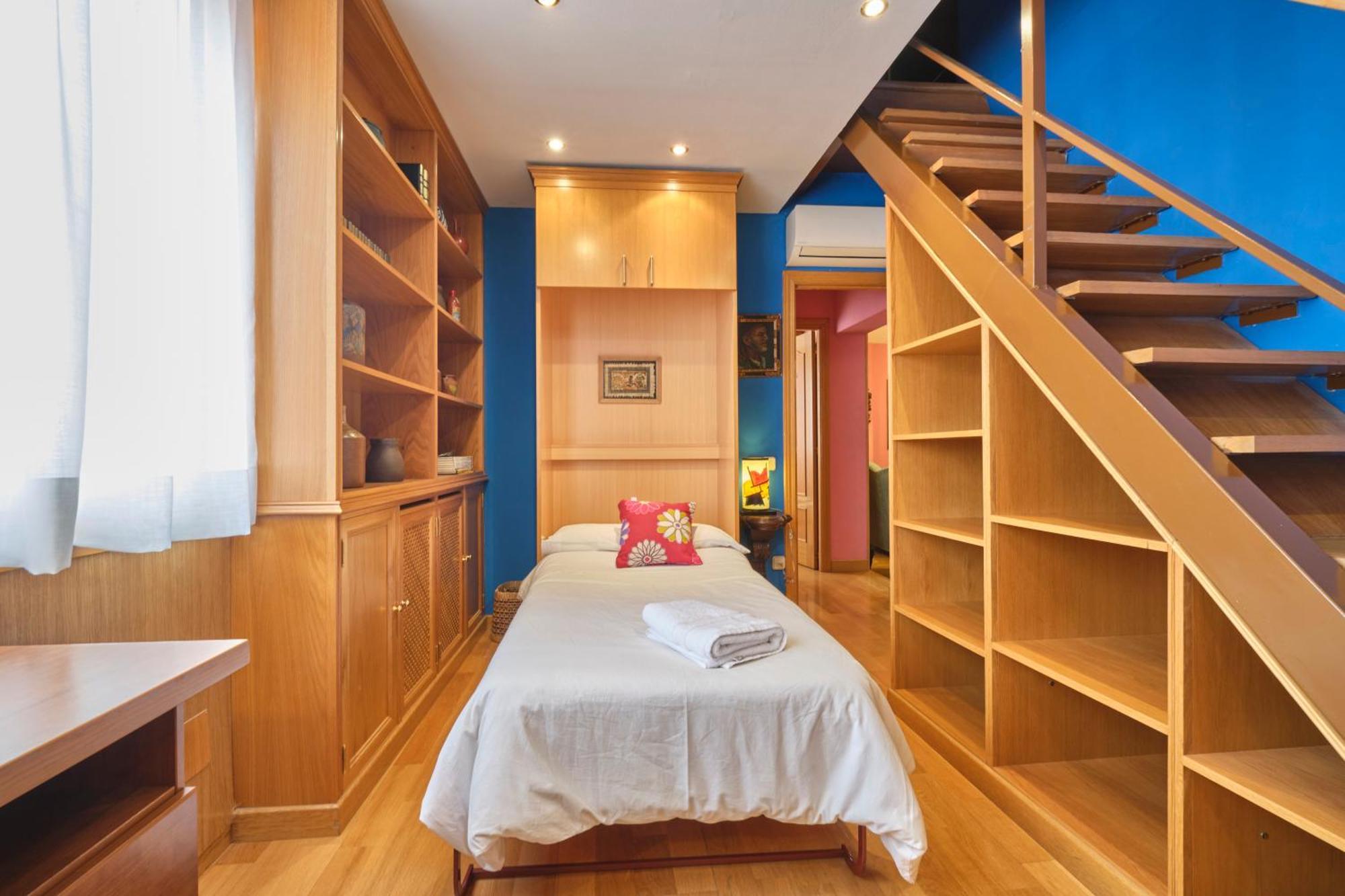 Apartamentos Carlos Madrid Luaran gambar