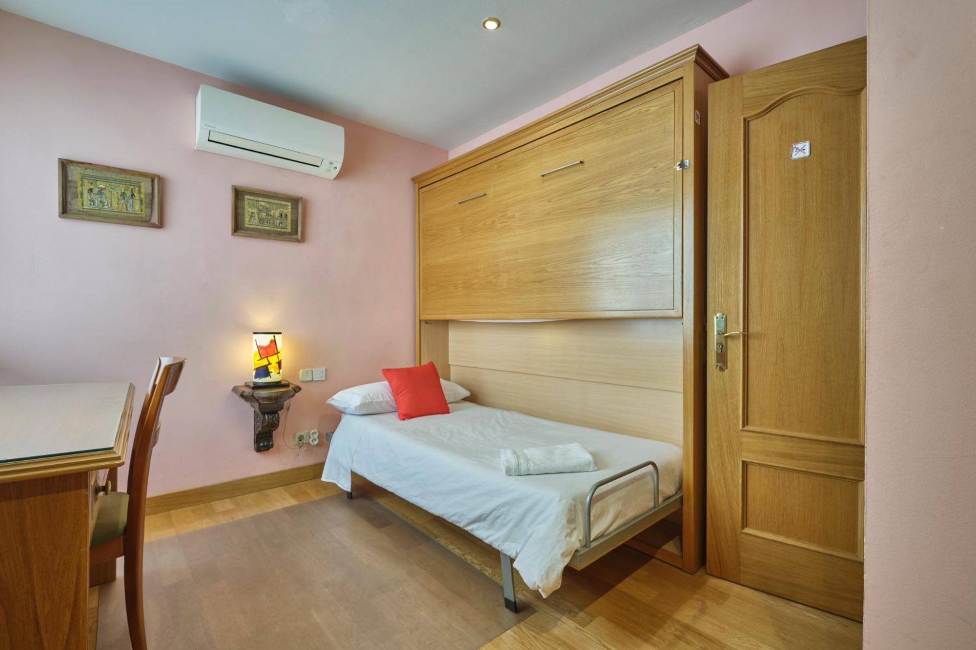 Apartamentos Carlos Madrid Luaran gambar