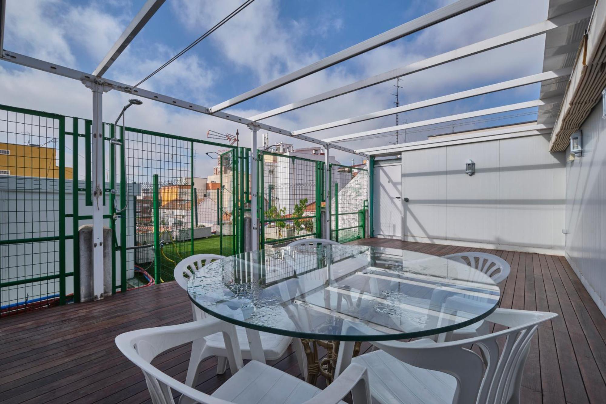 Apartamentos Carlos Madrid Luaran gambar